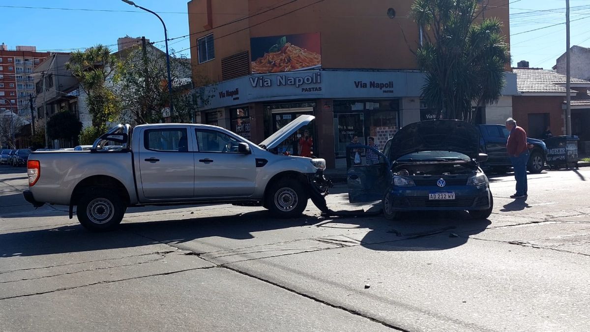 Violento Choque Entre Una Camioneta Y Un Auto Infobrisas Noticias