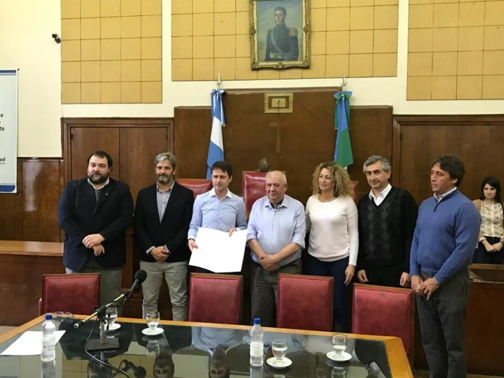 El HCD entregó un reconocimiento al piloto Christian Ledesma