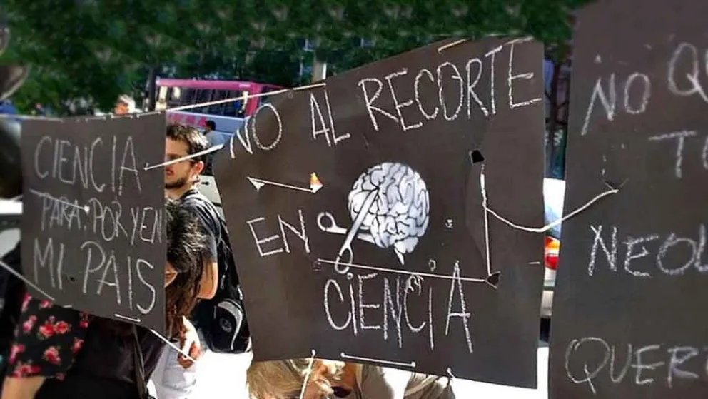 El físico Jorge Aliaga analizó en Radio Brisas la "preocupante" situación del sistema científico 