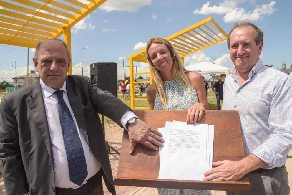 Arroyo firmó convenio con Nación para urbanizar Villa Evita