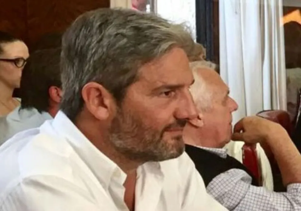 El oficialismo aclara que el pliego "está en tratamiento" y también cuestiona el pedido de aumento del boleto