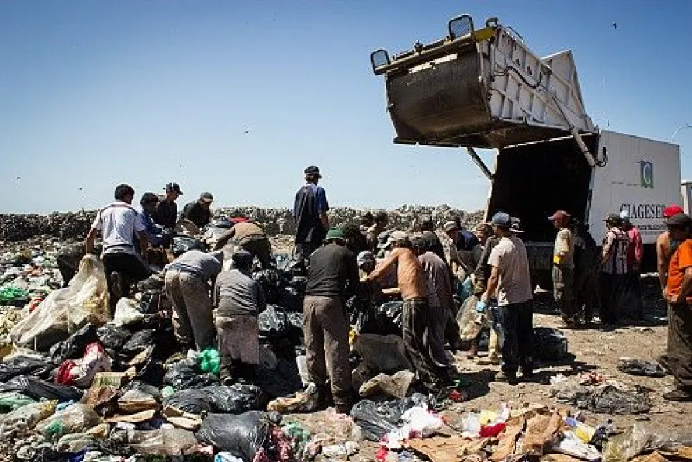 Conflicto en el predio: Piden a los vecinos no sacar la basura de sus ...