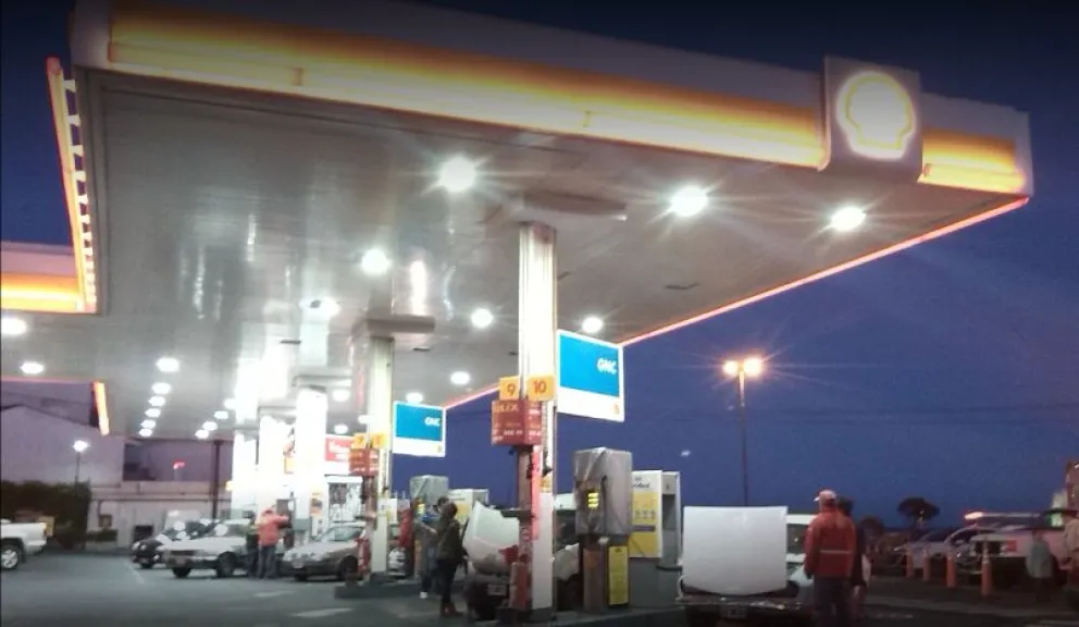 Rige nuevo aumento en los combustibles y el diesel prémium superó la barrera de los 300 pesos