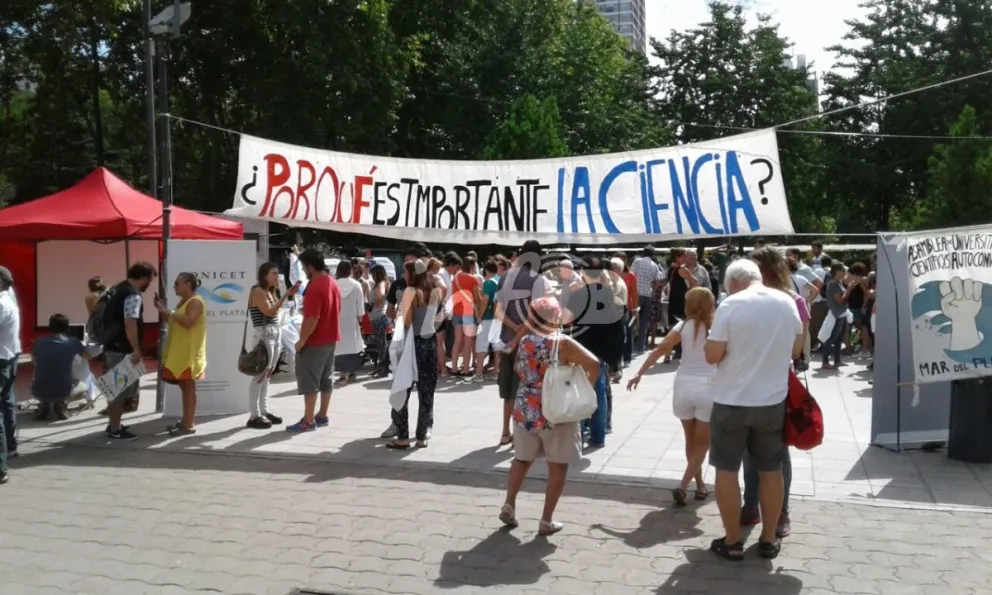 "Elijo Crecer", el festival federal en defensa de la ciencia y la tecnología