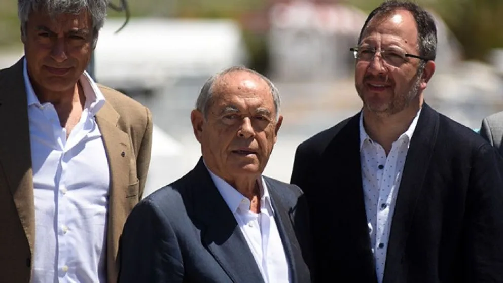 Vacunación VIP: Confirman que Aldrey Iglesias fue uno de los que recibió la dosis