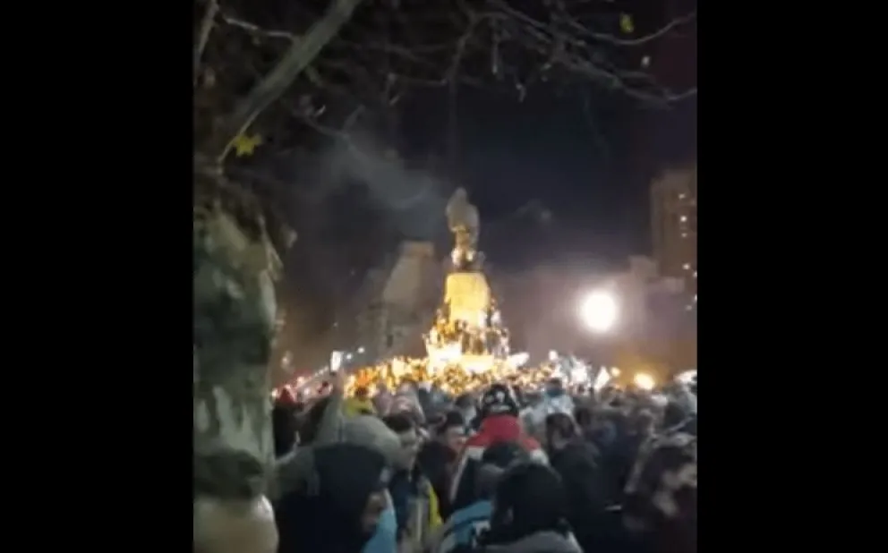 Videos: locura en "La Feliz", así se festejó el triunfo de Argentina en Mar del Plata