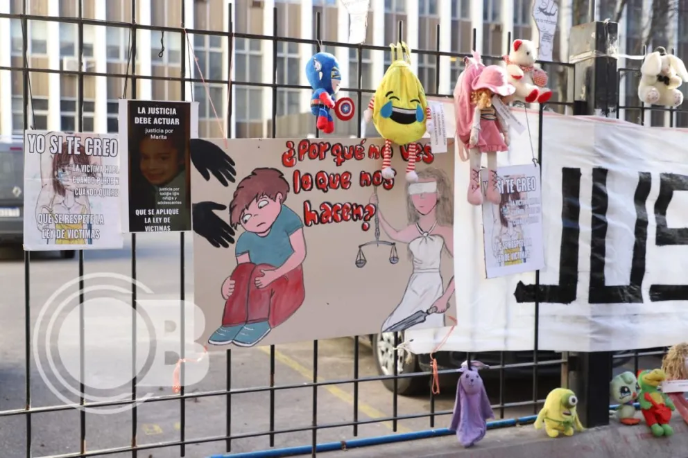 Fuerte protesta en Tribunales por las víctimas de abuso sexual infantil