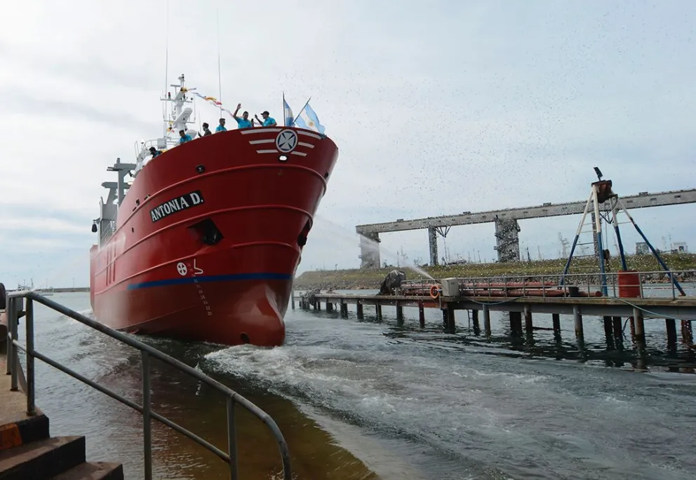 Botadura Astillero Contessi