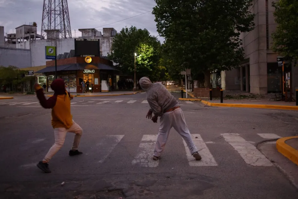 Incidentes en la marcha por el crimen de Luciano Olivera en Miramar