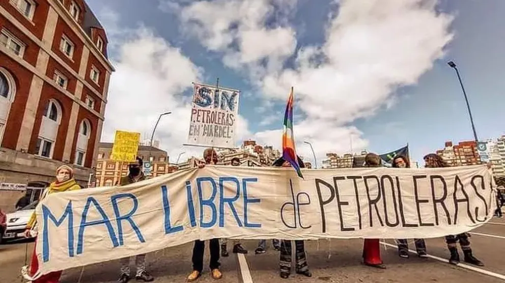 Marcha contra las petroleras: "Autorizaron las plataformas y el paso siguiente es autorizar las perforaciones"