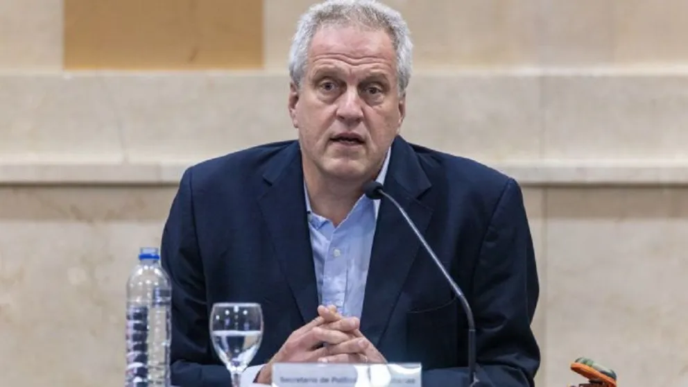 Perczyk presentó un programa de tutorías para estudiantes secundarios 