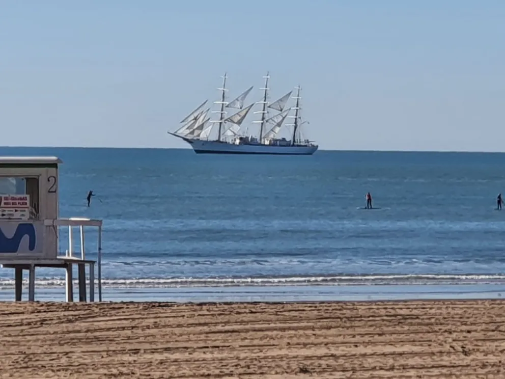 La Fragata Libertad y otras naves internacionales llegan a Mar del Plata