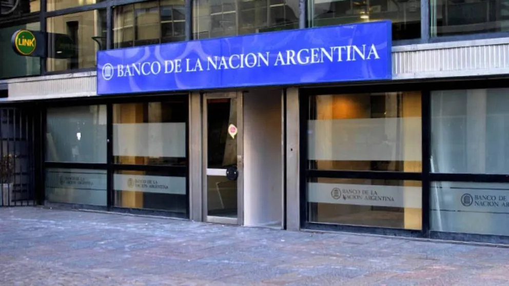 Los bancos vuelven a atender en horario de invierno