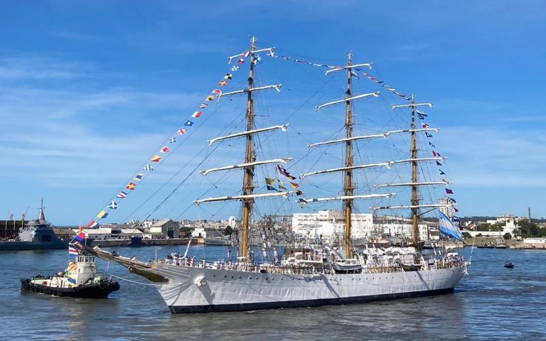 La Fragata Libertad Llega Para Engalanar El Aniversario De Mar Del ...