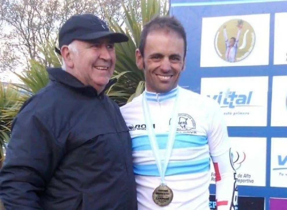 Hijo de campeón y cultor de utopías: Juan Darío Merlos, pasión por el ciclismo y conciencia social