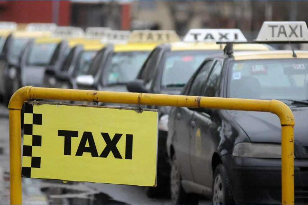 Simpetax y taxistas independientes no adhieren al paro de este jueves