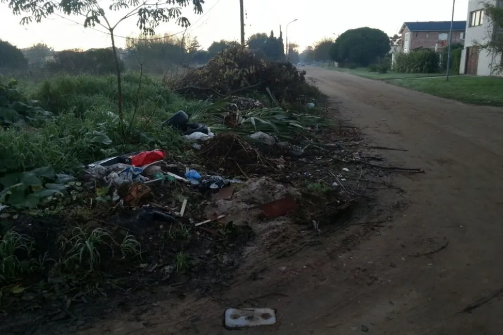 ¿Cómo se combate el problema de la basura en barrio Caisamar?