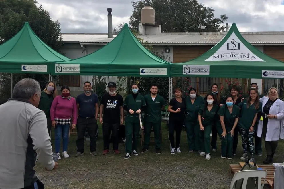 Buscando mejorar el acceso a la salud la Escuela de Medicina realiza acciones en barrios