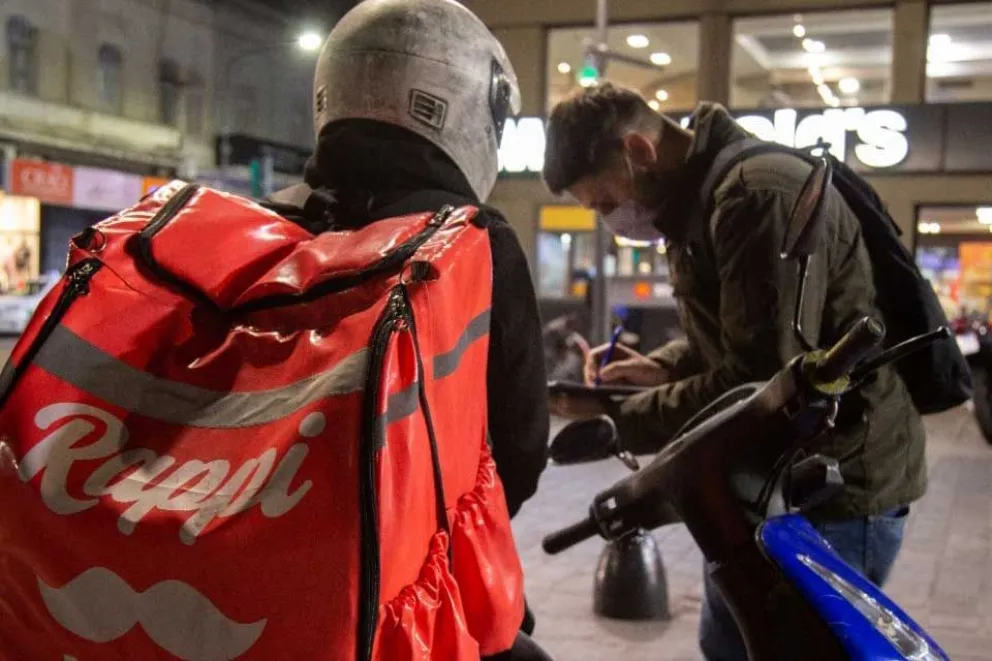 Presentan un proyecto de ley para regular las apps de delivery