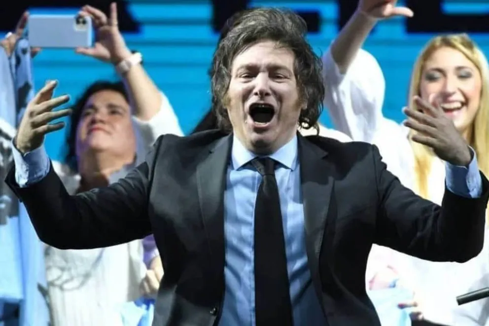 Para Carlos Fara, Milei "tiene un piso consolidado y una inercia creciente"