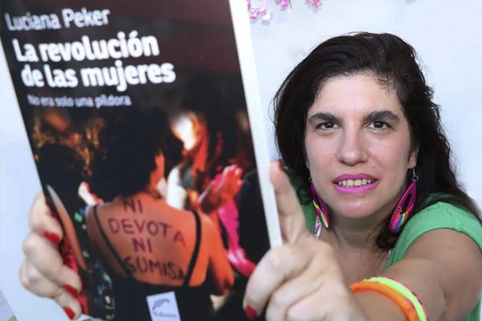 Peker afirmó que fue amenazada de muerte: "Me dijeron que merezco ser víctima de un femicidio"