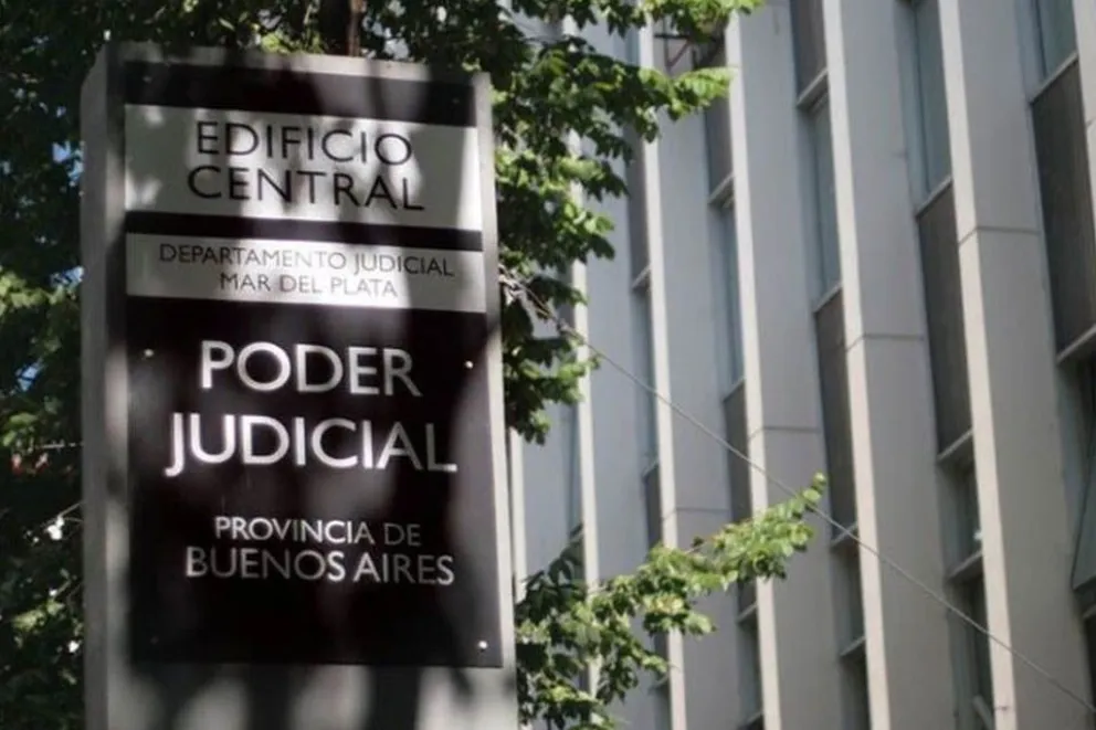 Se entregaron dos hombres que buscaba la justicia por robos millonarios