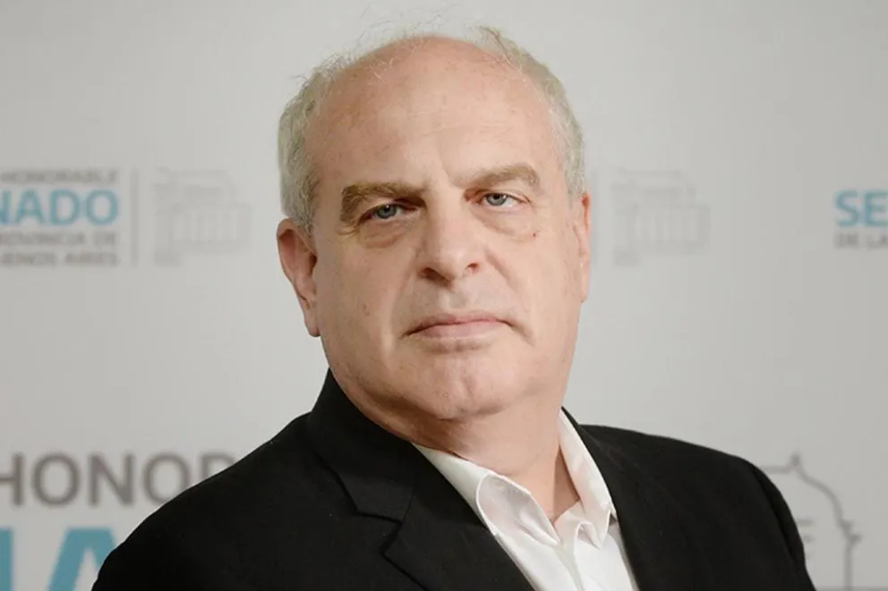 Rabinovich aseguró que taxistas y remiseros "tomaron de rehén a la ciudad, y no habrá mesa de diálogo"