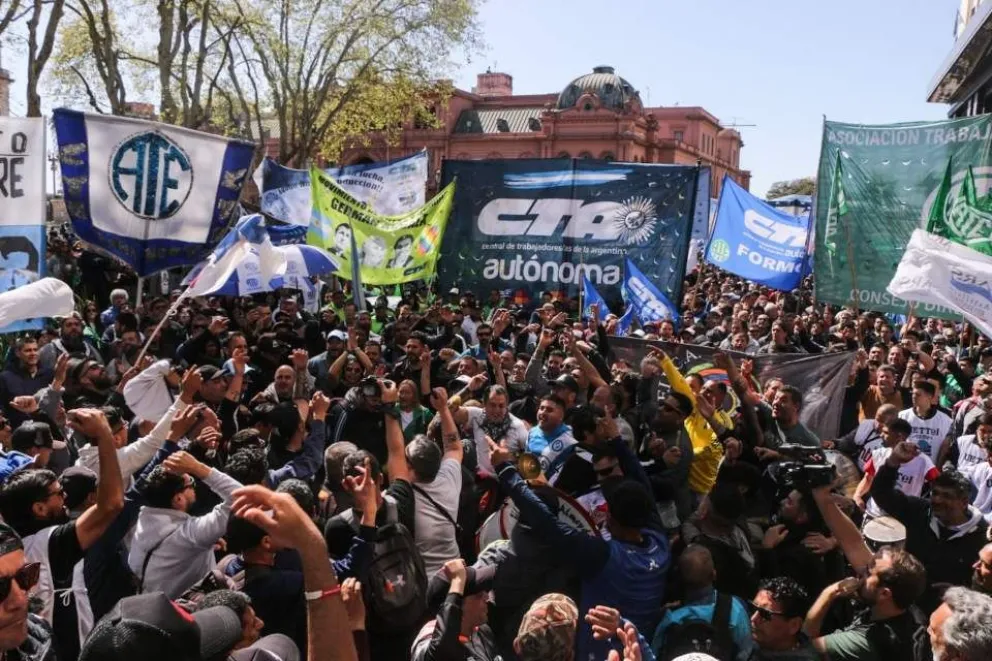 Hidrovía: la CTA Autónoma y ATE marcharon para que se mantenga su control estatal