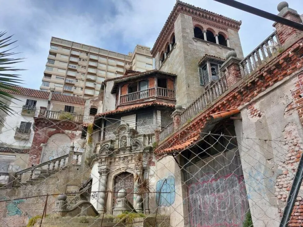 Alambrarán el perímetro del Chateau Frontenac: Incógnita por lo que ocurrirá con el histórico edificio