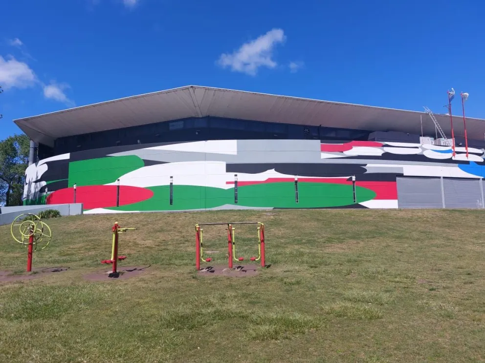 Se presentó la nueva fachada del Estadio Polideportivo