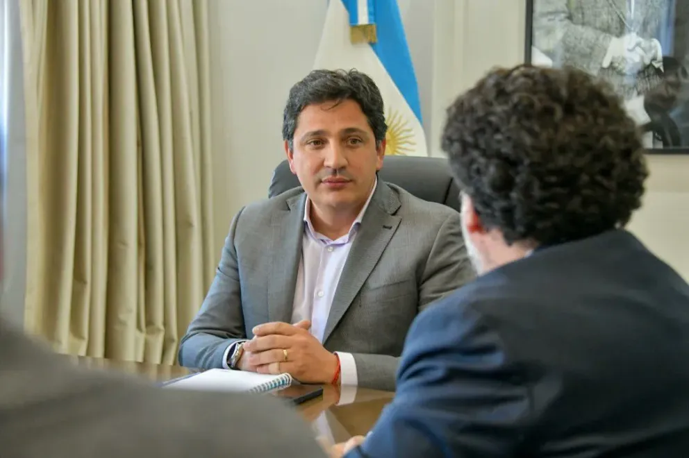 "No hay una mano negra en la venta de pasajes de trenes, es inviable en nuestro sistema"