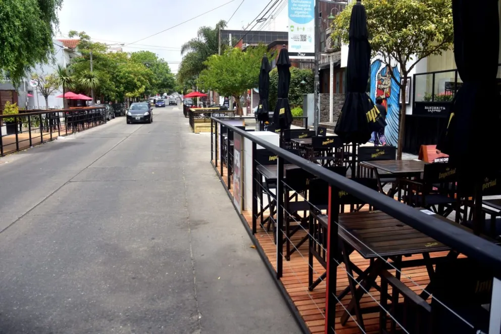 Extienden el plazo para adecuarse a la normativa de los decks