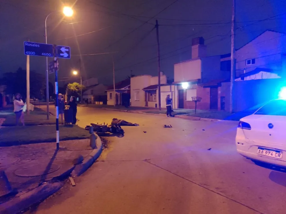 Murió un motociclista tras chocar contra un auto en barrio Cerrito San Salvador