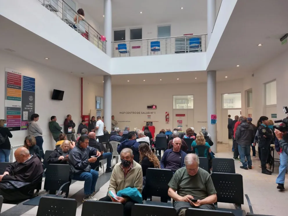 Piden paciencia para vacunarse contra el Covid y que no vayan todos el mismo día: "Vamos a tener vacunas permanentemente"