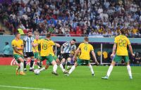 Con gol de Messi, Argentina toma la iniciativa ante Australia