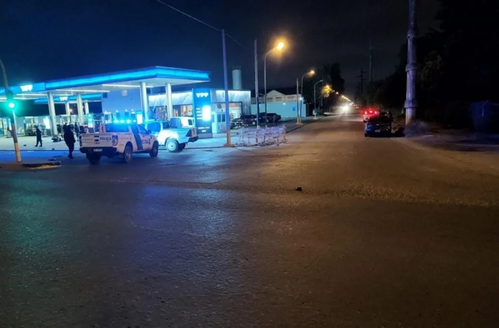 Un motociclista de 24 años murió tras chocar con un auto en la Ruta 88 y Vértiz