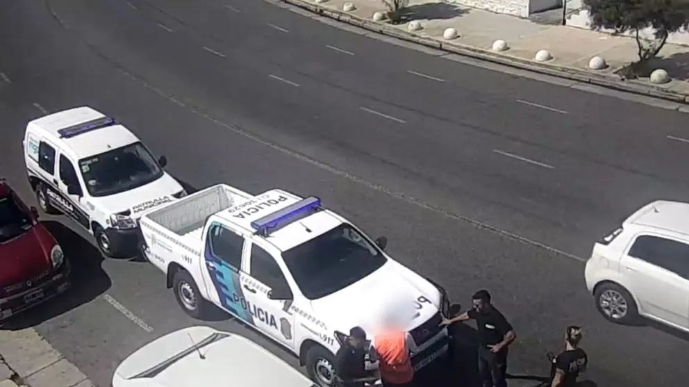 Intervinieron en más de 300 denuncias contra cuidacoches en enero: secuestraron cuchillos y baldes