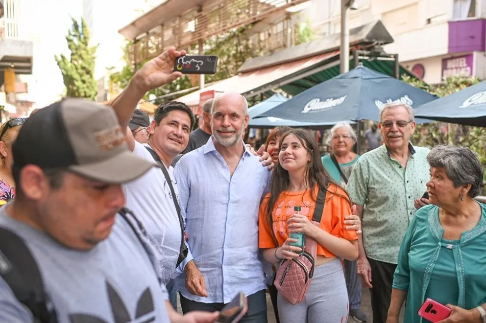 Larreta se reunió con Montenegro en Mar del Plata y dialogó con vecinos en la peatonal 