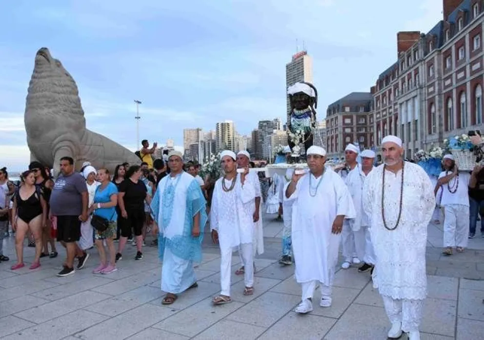 Amplia participación en la Fiesta en Honor a Iemanjá