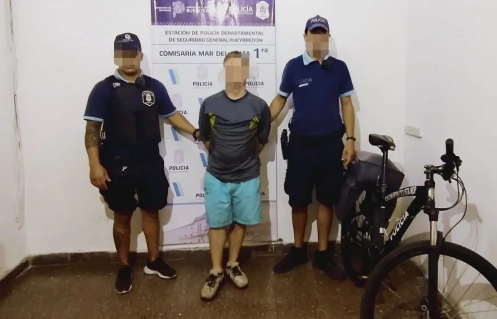 Bicipolicías capturaron a dos hombres que robaron una moto