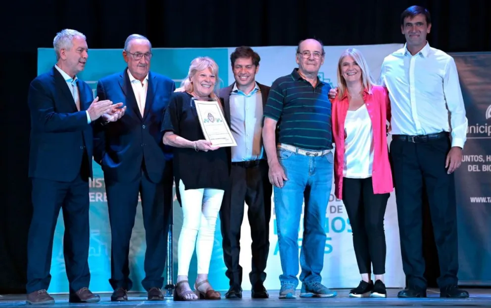 Kicillof entregó 308 escrituras en Tandil y volvió a referirse a la coparticipación