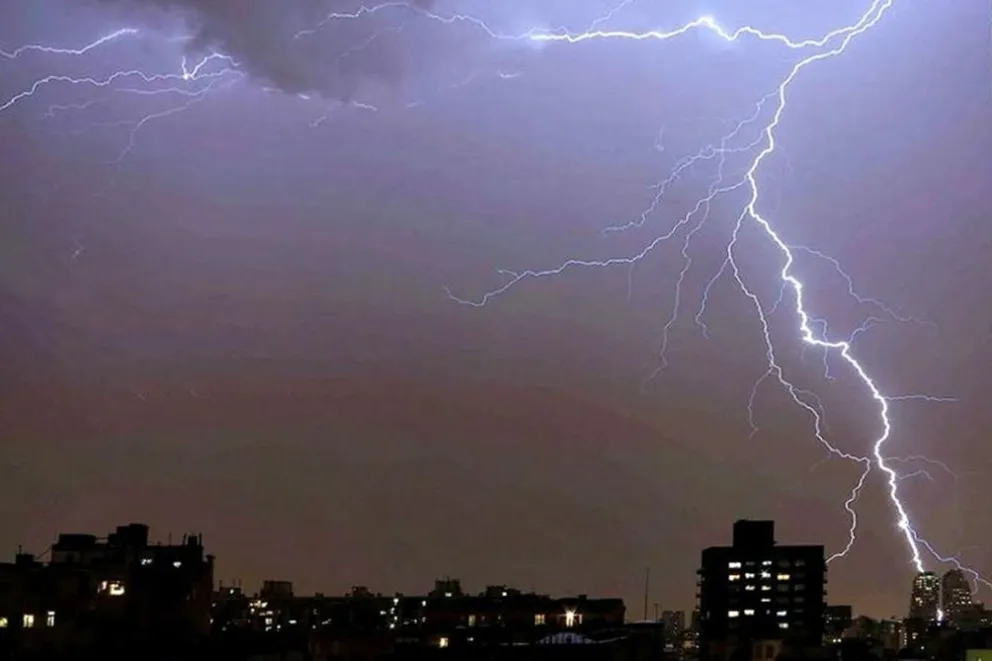 Pedro Mazza anunció que habrá tormentas eléctricas con posible caída de granizo 