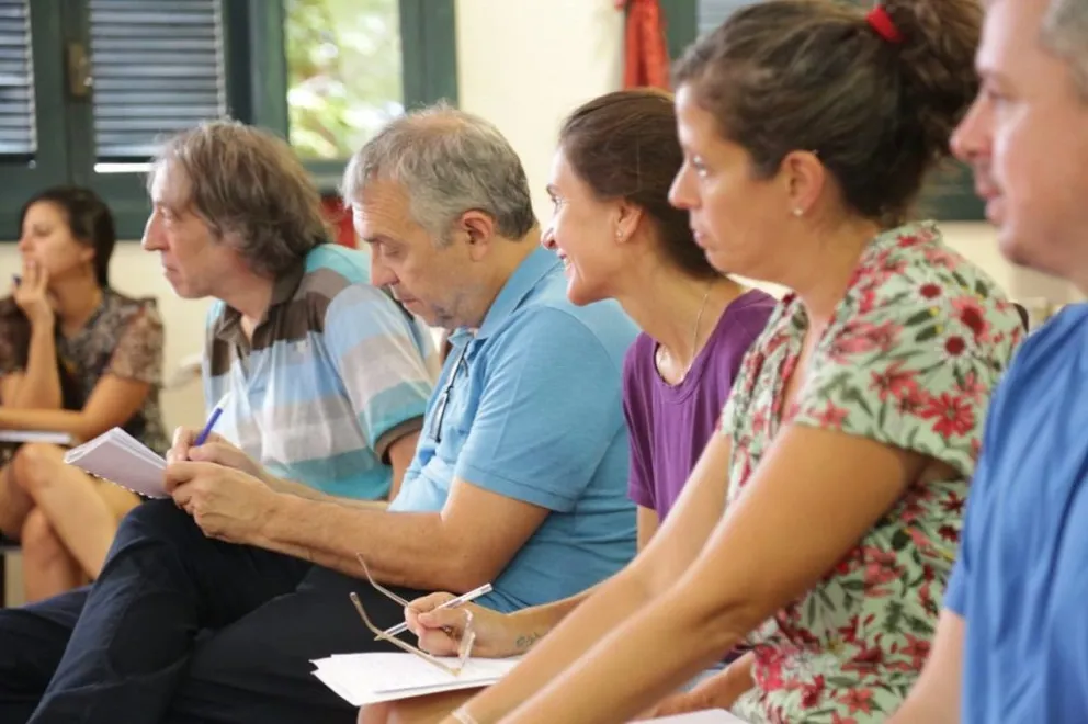 Raverta participó de un encuentro para revincular a niños y jóvenes con sus trayectorias educativas 