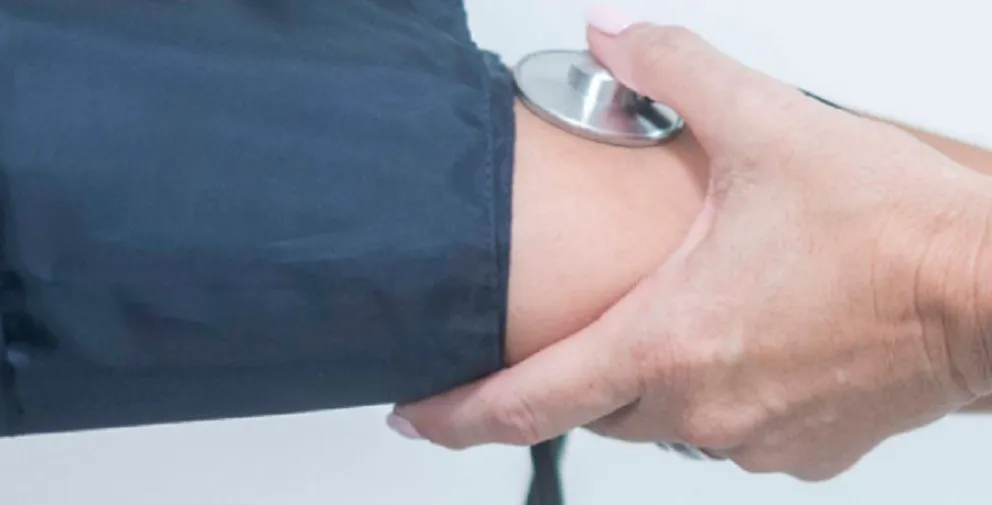 Afiliados a PAMI pueden tomarse la presión gratis en las farmacias