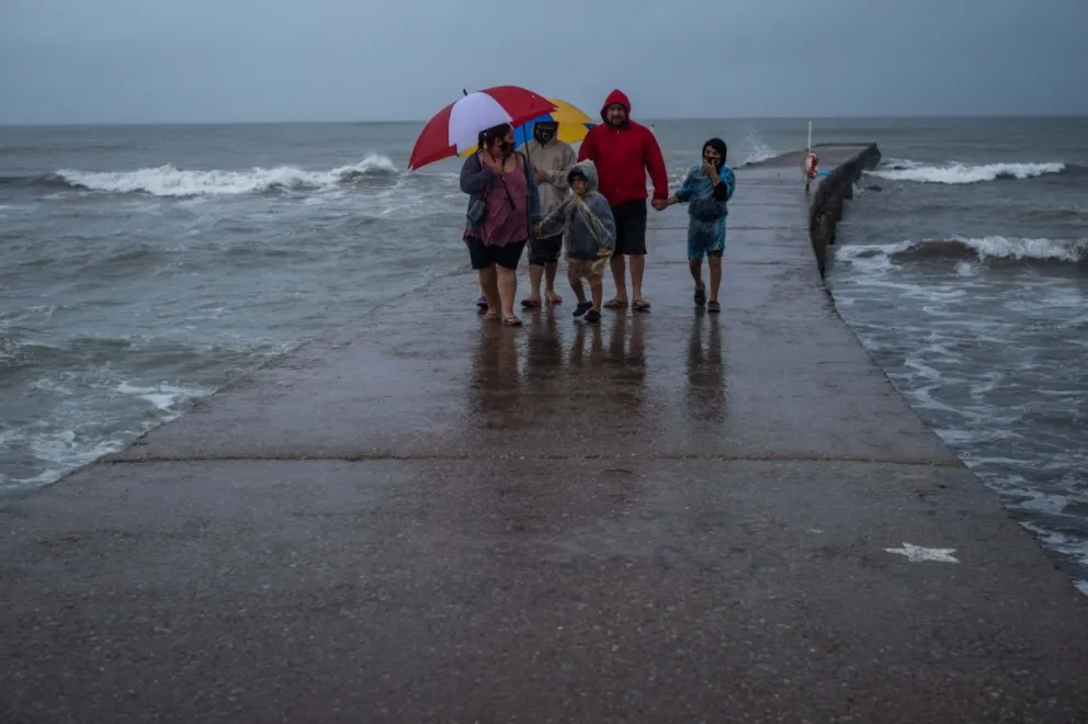 Llega una ola polar en pleno verano con mucho frío y vientos fuertes en Mar del Plata: el detalle de Pedro Mazza