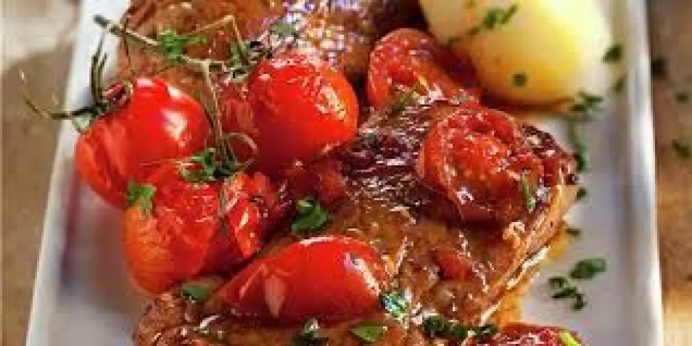 Solomillo de cerdo con chucrut y tomates cherry encurtidos