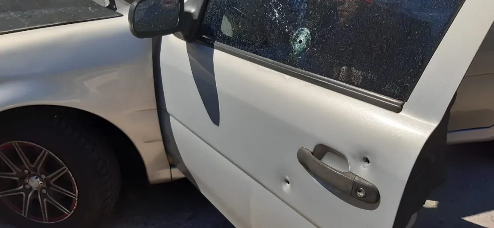 Balearon el auto de una vecina en el barrio Don Bosco