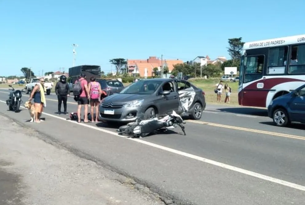 Conductor de un Citroën C4 provocó accidente en la Ruta 11 al doblar en U