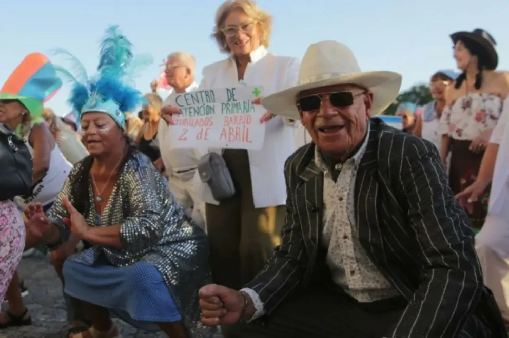 Jubilados y pensionados disfrutaron del carnaval en Mar del Plata organizado por ANSES
