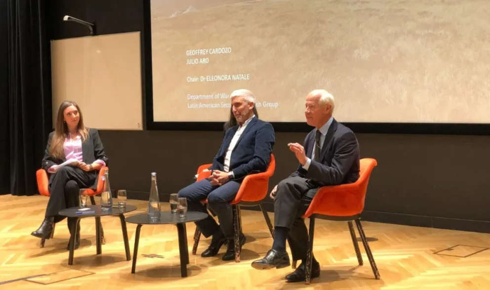 Así fue la charla que brindaron Julio Aro y Geoffrey Cardozo a estudiantes de Londres